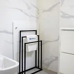 Flat With Balcony Near Casino By Hostwise *