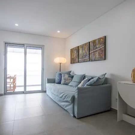 Apartment Flat With Balcony Near Casino By Hostwise